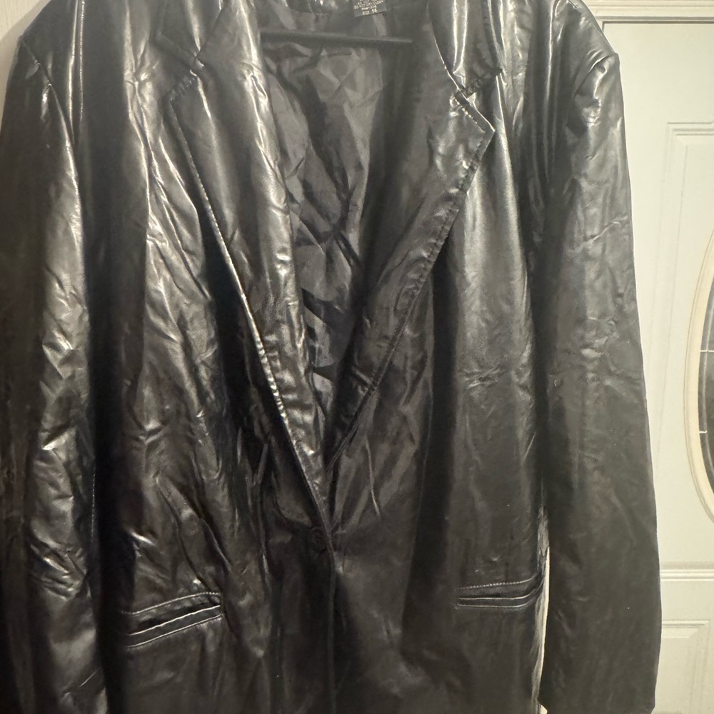 Vintage Pierre Dumas Women's Black Faux Leather Jacket Size 14.